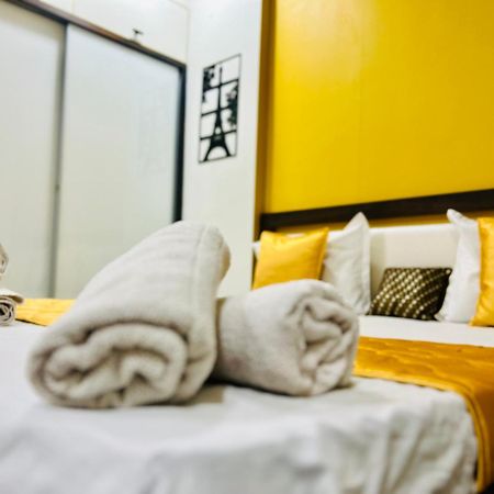 7 Seasons Palm Suite With Sky Orbit, Balcony, Swimming Pool, Wifi, Playground Rajkot Εξωτερικό φωτογραφία