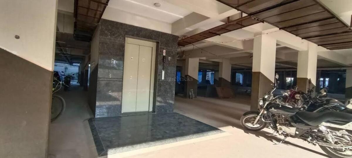 7 Seasons Palm Suite With Sky Orbit, Balcony, Swimming Pool, Wifi, Playground Rajkot Εξωτερικό φωτογραφία