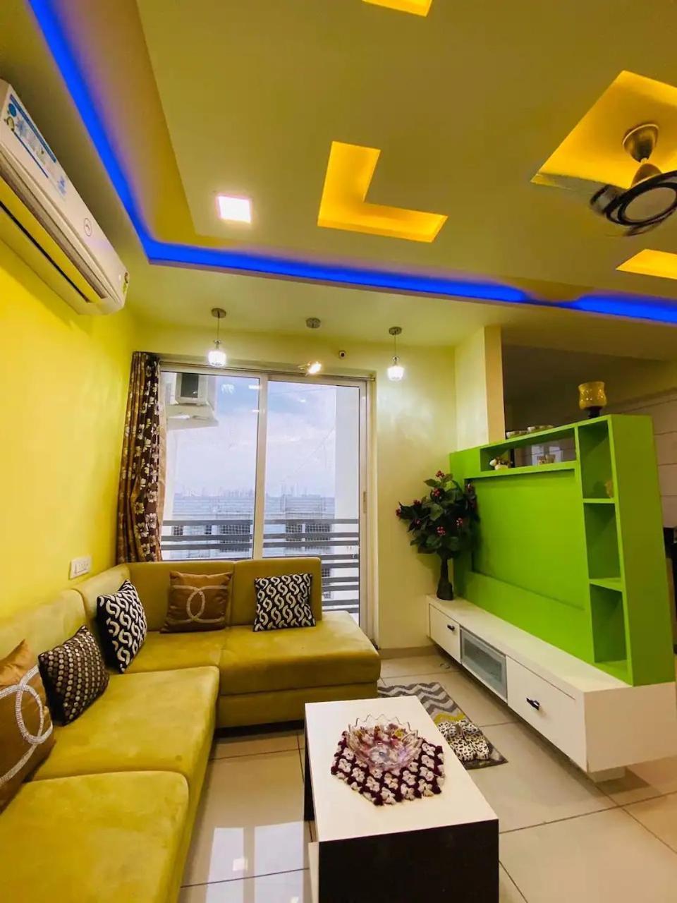 7 Seasons Palm Suite With Sky Orbit, Balcony, Swimming Pool, Wifi, Playground Rajkot Εξωτερικό φωτογραφία