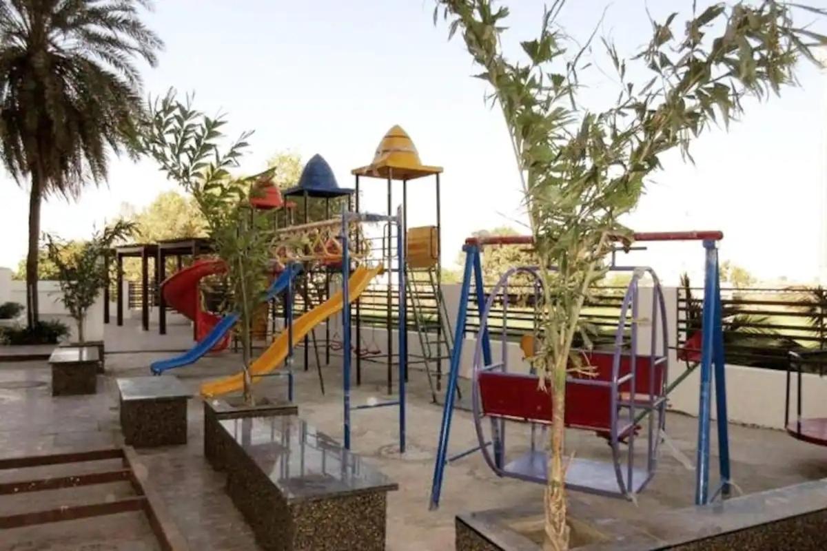 7 Seasons Palm Suite With Sky Orbit, Balcony, Swimming Pool, Wifi, Playground Rajkot Εξωτερικό φωτογραφία