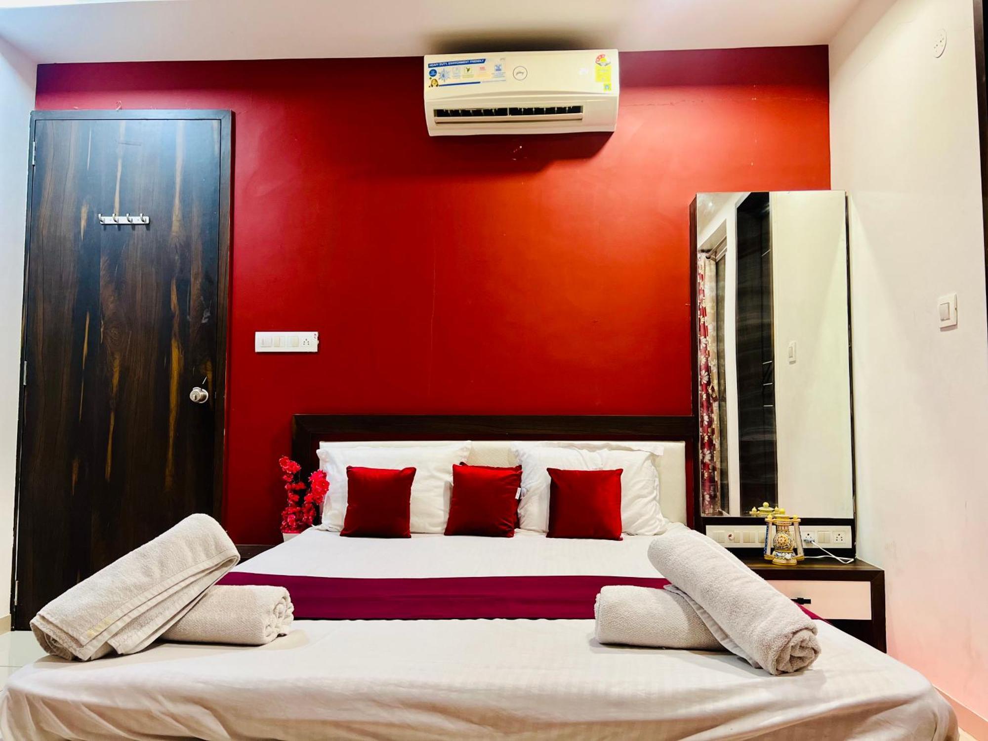 7 Seasons Palm Suite With Sky Orbit, Balcony, Swimming Pool, Wifi, Playground Rajkot Εξωτερικό φωτογραφία