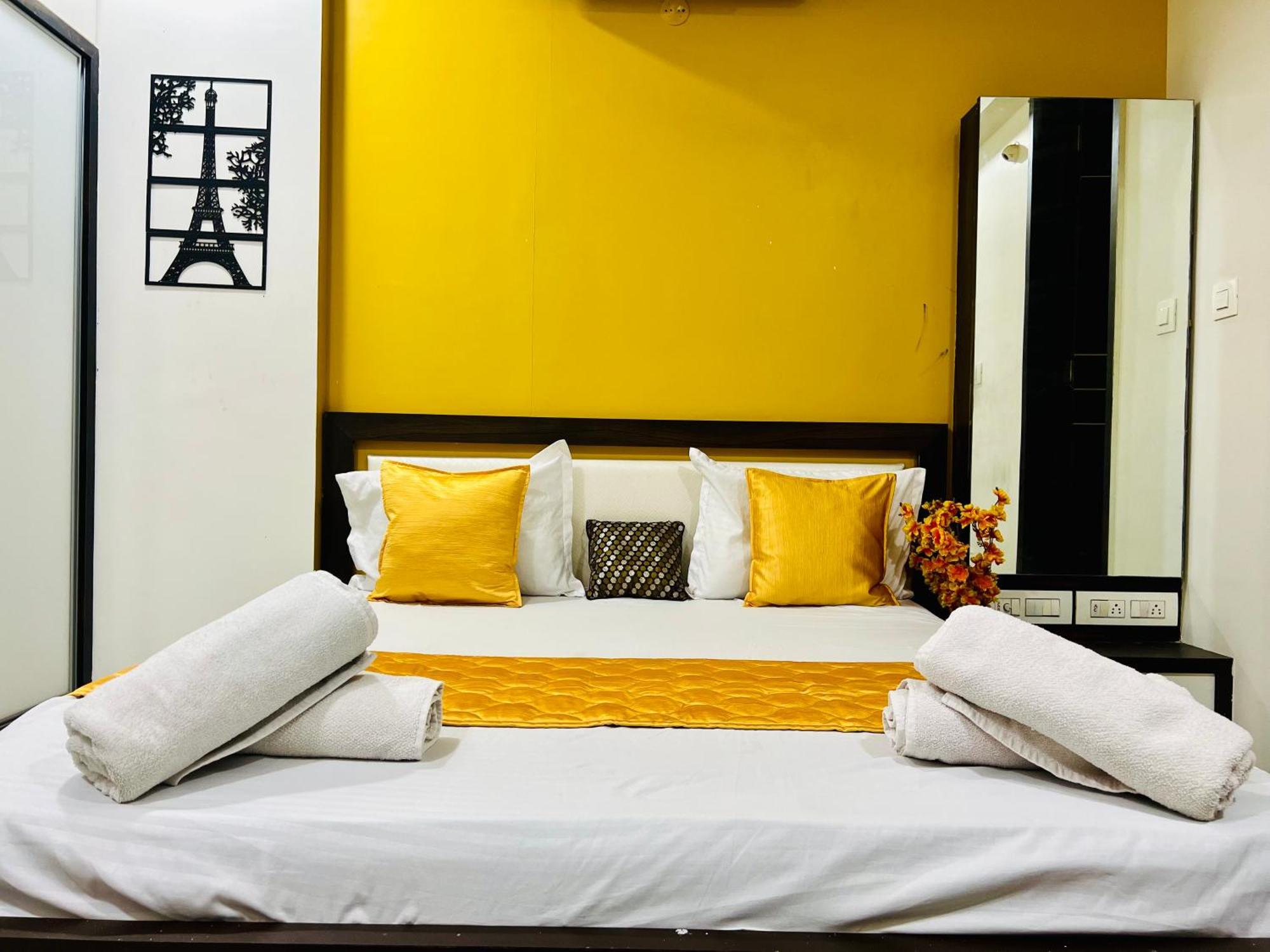 7 Seasons Palm Suite With Sky Orbit, Balcony, Swimming Pool, Wifi, Playground Rajkot Εξωτερικό φωτογραφία