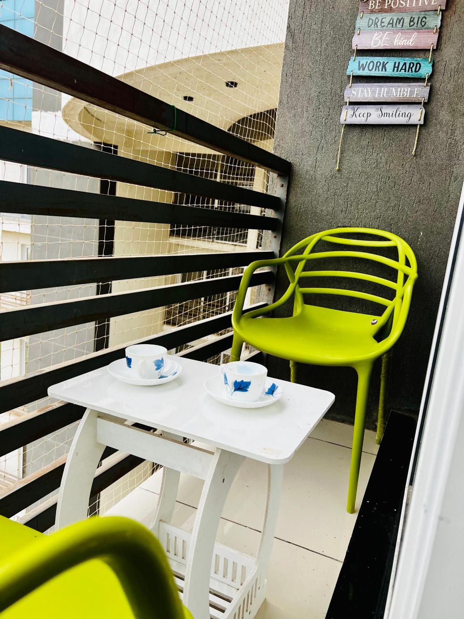 7 Seasons Palm Suite With Sky Orbit, Balcony, Swimming Pool, Wifi, Playground Rajkot Εξωτερικό φωτογραφία
